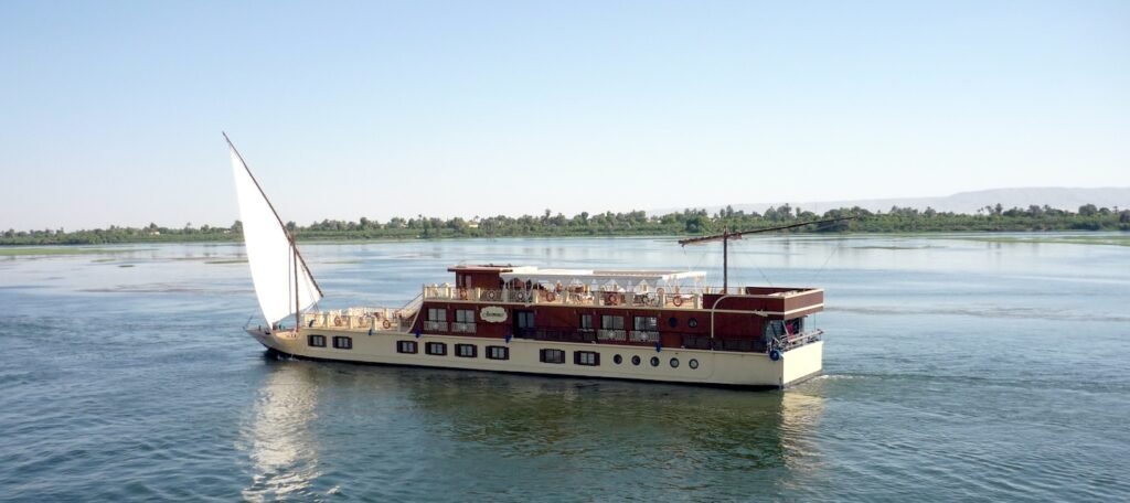 what is a dahabiya nile cruise