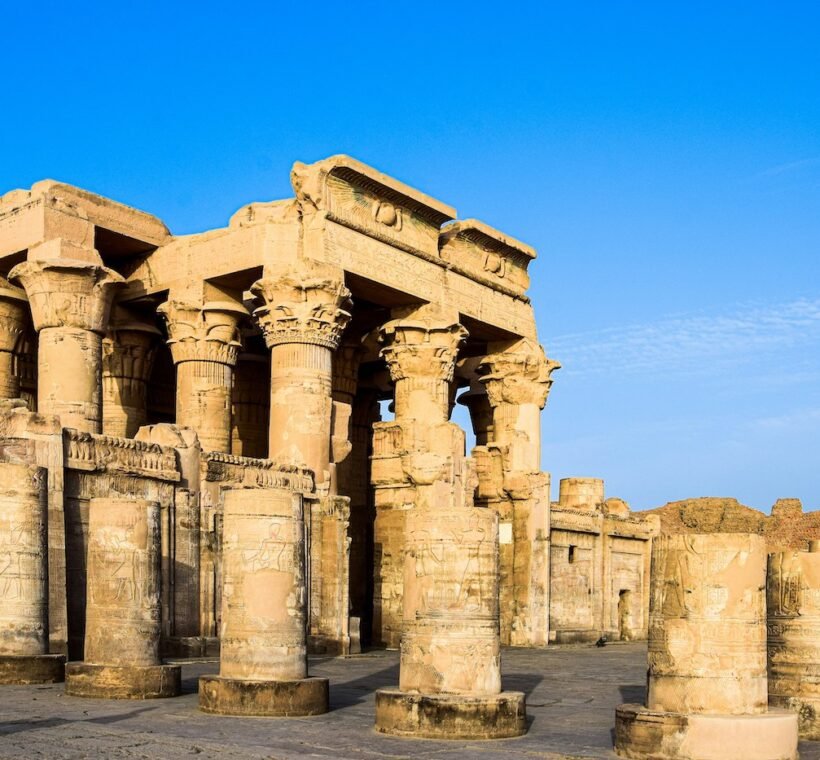 luxury small boat nile cruise